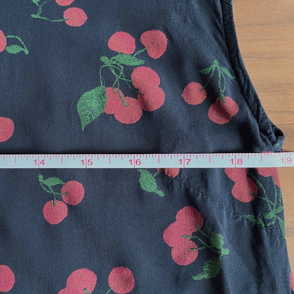 Cherry Print Sleeveless Blouse - Picture 5 of 15